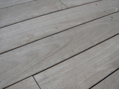 Terrasse en teck gris Terrasse en teck gris