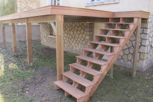 Faire une escalier avec des lames de terrasse en bois ipé
