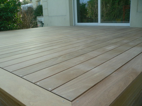 Terrasse en bois avec pose vissée vis inox