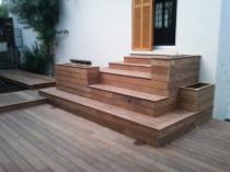 Habillage d'un escalier en bton et terrasse en padouk